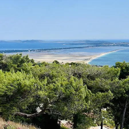 Le Nid D'or - Seul Au Monde Face à La * Hyères