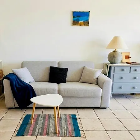 Le Nid D'or - Seul Au Monde Face à La Appartement *